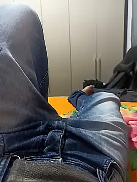 Snapshot of JovanRJ chatting on April 2026 09:23:01 PM JovanRJ online show from April 2026 09:23:01 PM