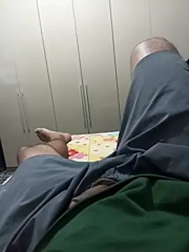 Snapshot of JovanRJ chatting on April 2026 10:03:02 PM JovanRJ online show from April 2026 10:03:02 PM