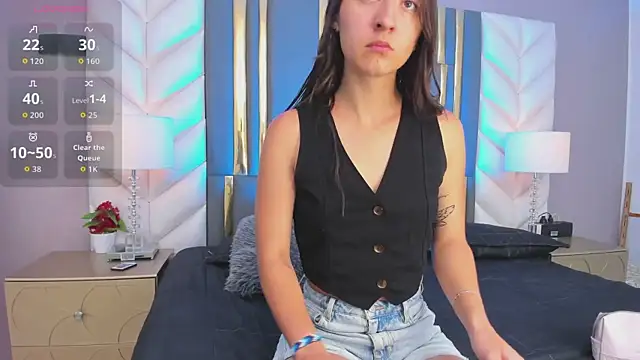 SaraJonness online show from October 2025 12:47:01 PM