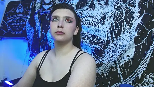 Snapshot of mikaskullcs chatting on March 2026 02:04:02 AM mikaskullcs online show from March 2026 02:04:02 AM