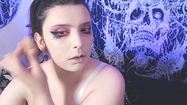 Snapshot of mikaskullcs chatting on March 2026 10:13:01 PM mikaskullcs online show from March 2026 10:13:01 PM