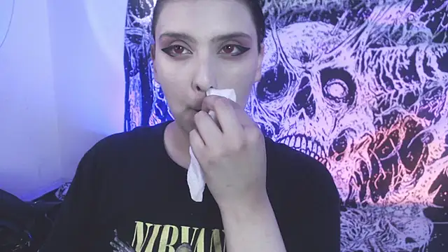 Snapshot of mikaskullcs chatting on April 2026 10:29:02 PM mikaskullcs online show from April 2026 10:29:02 PM