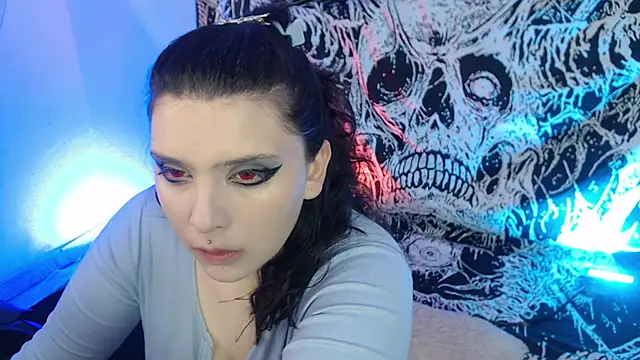 Snapshot of mikaskullcs chatting on April 2026 10:18:01 PM mikaskullcs online show from April 2026 10:18:01 PM