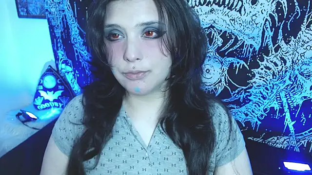 Snapshot of mikaskullcs chatting on April 2026 06:15:01 PM mikaskullcs online show from April 2026 06:15:01 PM