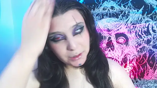 Snapshot of mikaskullcs chatting on April 2026 07:05:02 PM mikaskullcs online show from April 2026 07:05:02 PM