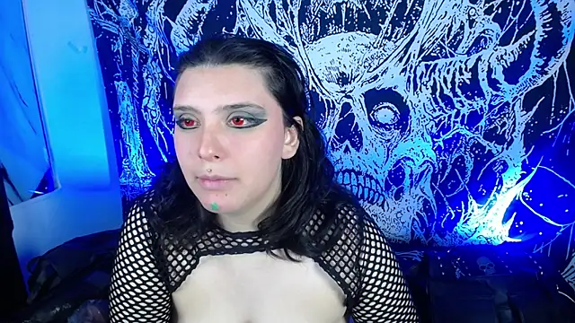 Snapshot of mikaskullcs chatting on April 2026 10:00:02 PM mikaskullcs online show from April 2026 10:00:02 PM