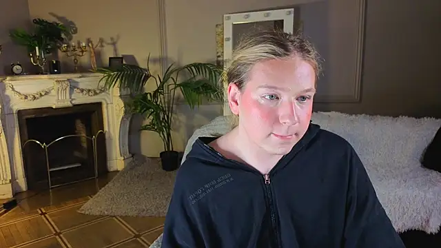 Jes Solar online show from October 2025 08:57:01 PM