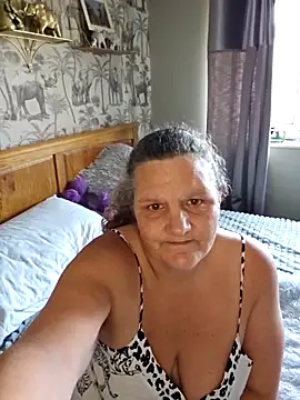 MissQueenBeex online show from November 2025 10:16:01 AM