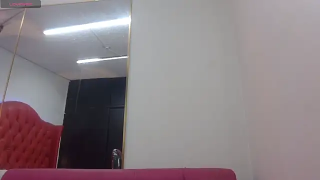 nei girl online show from April 2026 11:54:02 AM