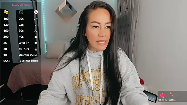 Snapshot of j_lovee chatting on March 2025 08:04:02 AM j lovee online show from March 2025 08:04:02 AM