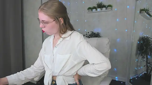Snapshot of Joann_Shermann chatting on October 2025 01:16:02 AM Joann Shermann online show from October 2025 01:16:02 AM