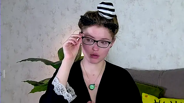 AshleyD  online show from October 2025 03:20:01 AM