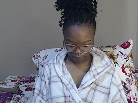 YummyMelanin117 online show from March 2026 12:54:01 PM