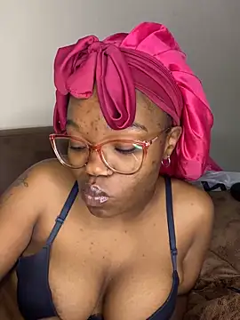 YummyMelanin117 online show from April 2026 04:50:02 PM