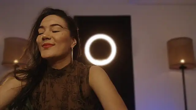 Snapshot of Artworktease chatting on March 2025 06:23:02 PM Artworktease online show from March 2025 06:23:02 PM