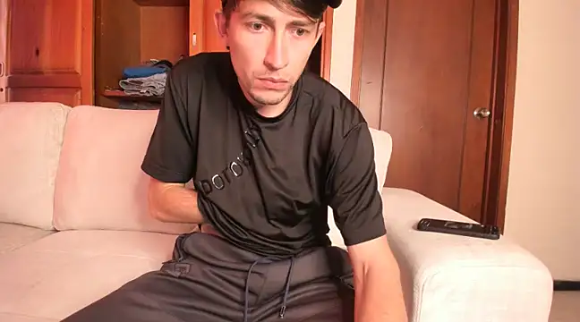 Snapshot of laurent_01 chatting on March 2025 01:26:02 PM laurent 01 online show from March 2025 01:26:02 PM