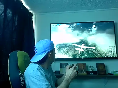 Snapshot of laurent_01 chatting on April 2026 04:31:02 PM laurent 01 online show from April 2026 04:31:02 PM