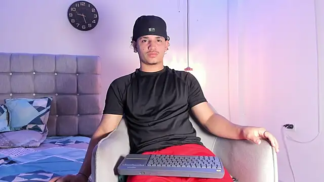 Snapshot of samxx_muscle chatting on September 2025 02:19:01 PM samxx muscle online show from September 2025 02:19:01 PM