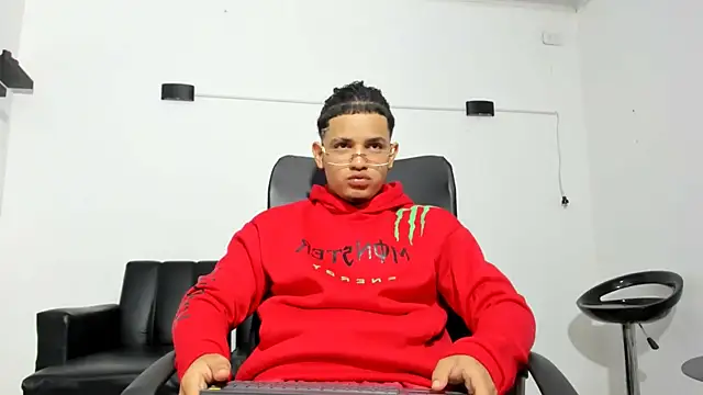 Snapshot of samxx_muscle chatting on March 2026 07:31:02 AM samxx muscle online show from March 2026 07:31:02 AM