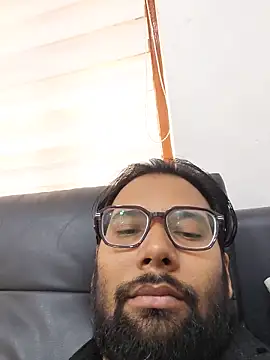 Snapshot of UAjit chatting on May 2026 08:18:01 AM UAjit online show from May 2026 08:18:01 AM