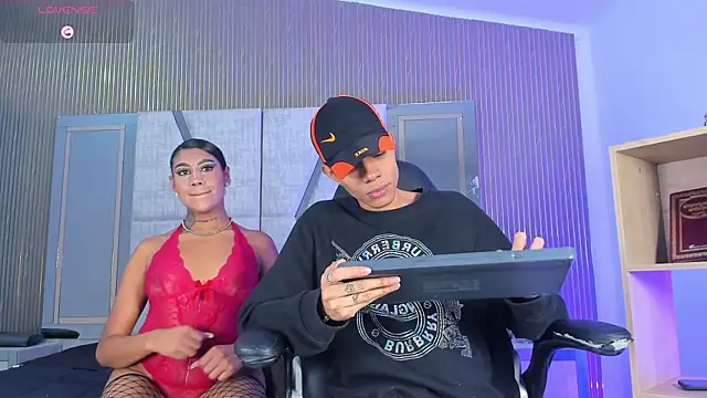 Snapshot of candyandmarilyn chatting on April 2026 08:50:01 PM candyandmarilyn online show from April 2026 08:50:01 PM