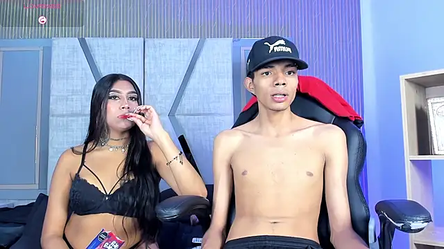 Snapshot of candyandmarilyn chatting on April 2026 09:13:01 PM candyandmarilyn online show from April 2026 09:13:01 PM