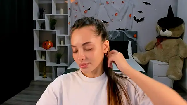 MelanieAlves online show from October 2025 07:44:01 AM