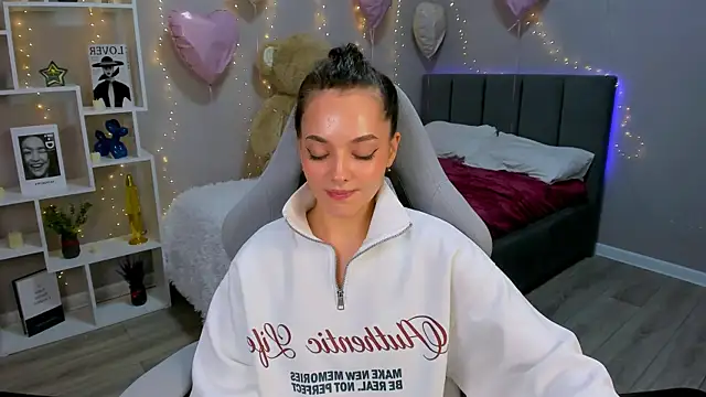 MelanieAlves online show from March 2026 02:34:01 PM