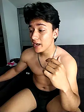 Snapshot of THE_LITTLE_LIAM chatting on October 2025 01:12:02 PM THE LITTLE LIAM online show from October 2025 01:12:02 PM