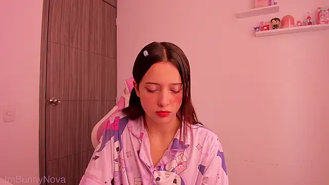 ImBunnyNova online show from April 2026 03:28:02 PM