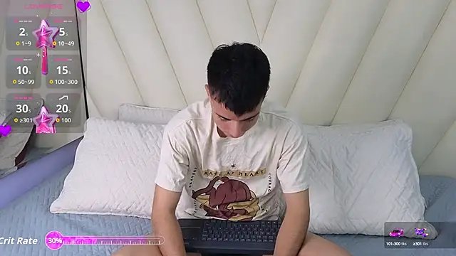 Hotboy21  online show from September 2025 04:00:01 AM