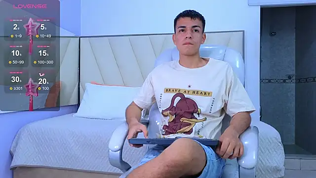 Hotboy21  online show from September 2025 03:31:01 AM