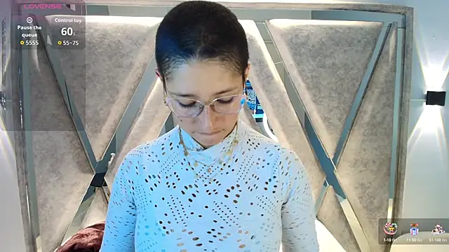 Elaine87  online show from September 2025 08:45:01 PM