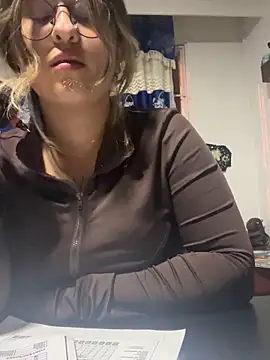 Snapshot of emma__bell_ chatting on April 2026 06:10:02 AM emma bell online show from April 2026 06:10:02 AM