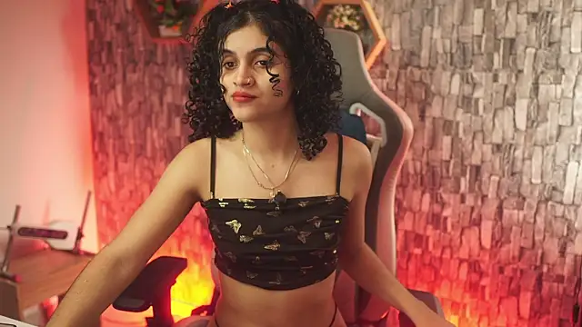 Snapshot of bonniie_98_ chatting on March 2026 06:53:01 PM bonniie 98 online show from March 2026 06:53:01 PM