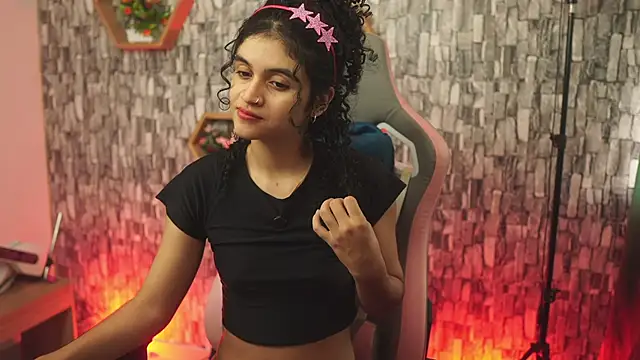 Snapshot of bonniie_98_ chatting on April 2026 05:06:01 PM bonniie 98 online show from April 2026 05:06:01 PM