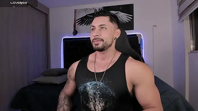 Snapshot of santi_aesthetic chatting on March 2026 12:37:02 AM santi aesthetic online show from March 2026 12:37:02 AM