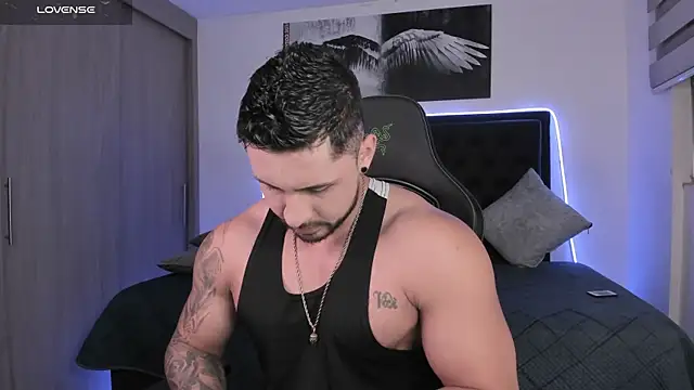 Snapshot of santi_aesthetic chatting on April 2026 03:09:01 AM santi aesthetic online show from April 2026 03:09:01 AM