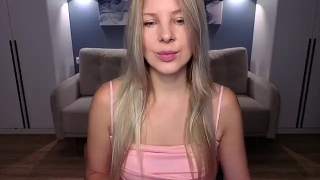 Snapshot of MelanieBennett chatting on November 2025 06:47:02 AM MelanieBennett online show from November 2025 06:47:02 AM