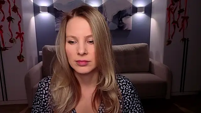 Snapshot of MelanieBennett chatting on February 2026 06:09:01 AM MelanieBennett online show from February 2026 06:09:01 AM