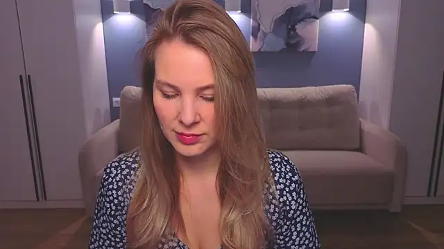 Snapshot of MelanieBennett chatting on March 2026 06:19:01 AM MelanieBennett online show from March 2026 06:19:01 AM