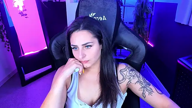 ValeriiMills online show from September 2025 03:47:01 PM