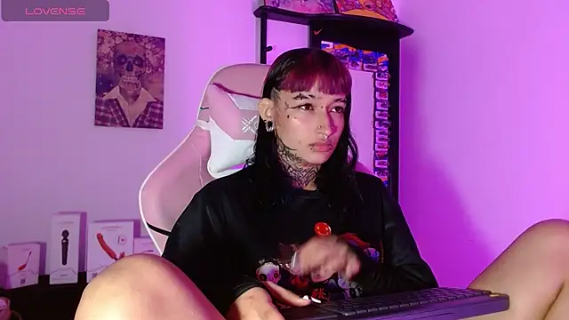 SharaRoss1 online show from April 2026 08:09:02 PM