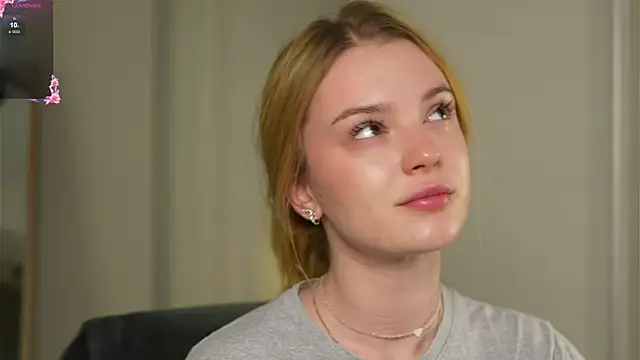 Cyberheart  online show from November 2025 04:39:02 PM