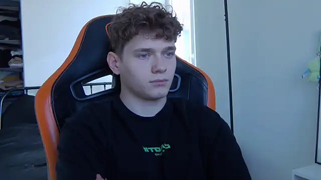 DanyDavis online show from October 2025 08:56:01 AM