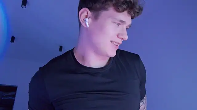 DanyDavis online show from October 2025 08:41:01 PM