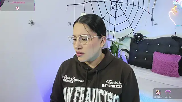 Snapshot of saaya_tay chatting on October 2025 03:10:02 AM saaya tay online show from October 2025 03:10:02 AM