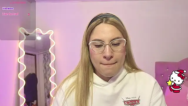 Snapshot of saaya_tay chatting on December 2025 03:35:02 AM saaya tay online show from December 2025 03:35:02 AM