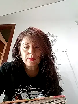 lunadicty online show from November 2025 11:06:01 PM