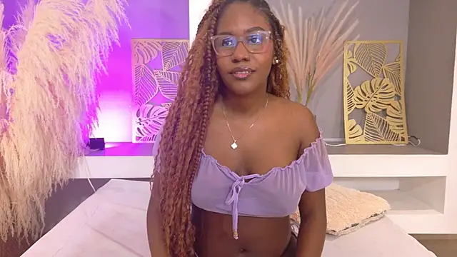 Snapshot of RachelStonne chatting on December 2025 12:57:02 PM RachelStonne online show from December 2025 12:57:02 PM